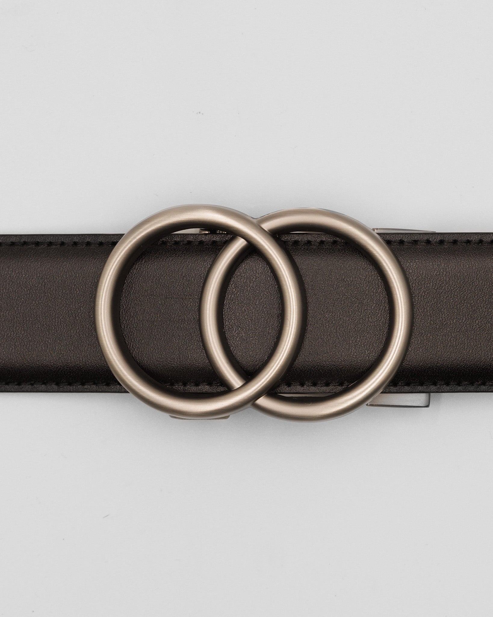 Modern bæltespænde i grå til damebælte