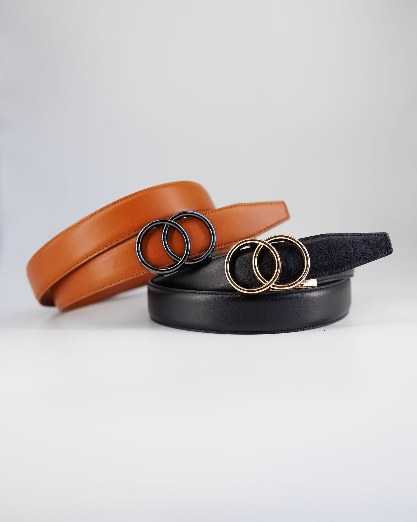 2-pak læderbælter til dame i sort og cognac full-grain læder