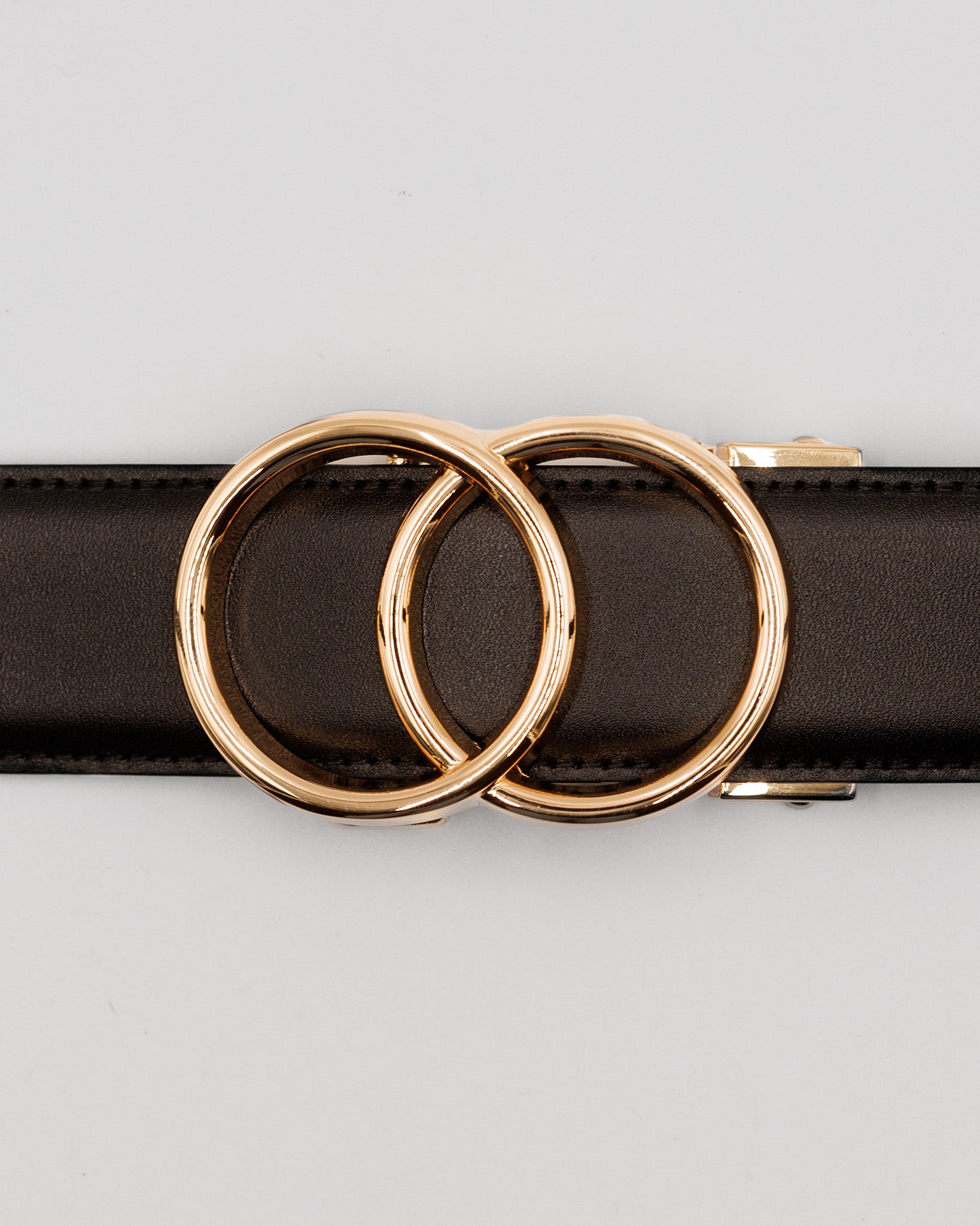 Modern bæltespænde i guld til damebælte